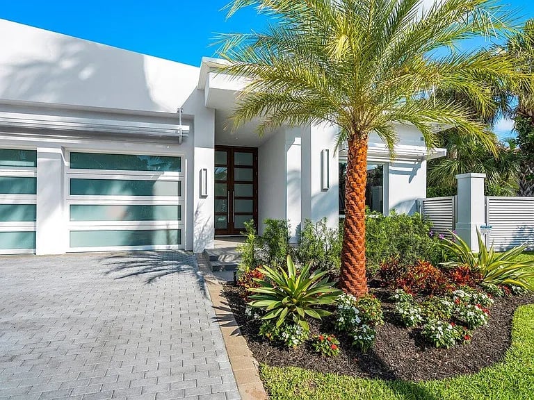 17 Coconut Lane