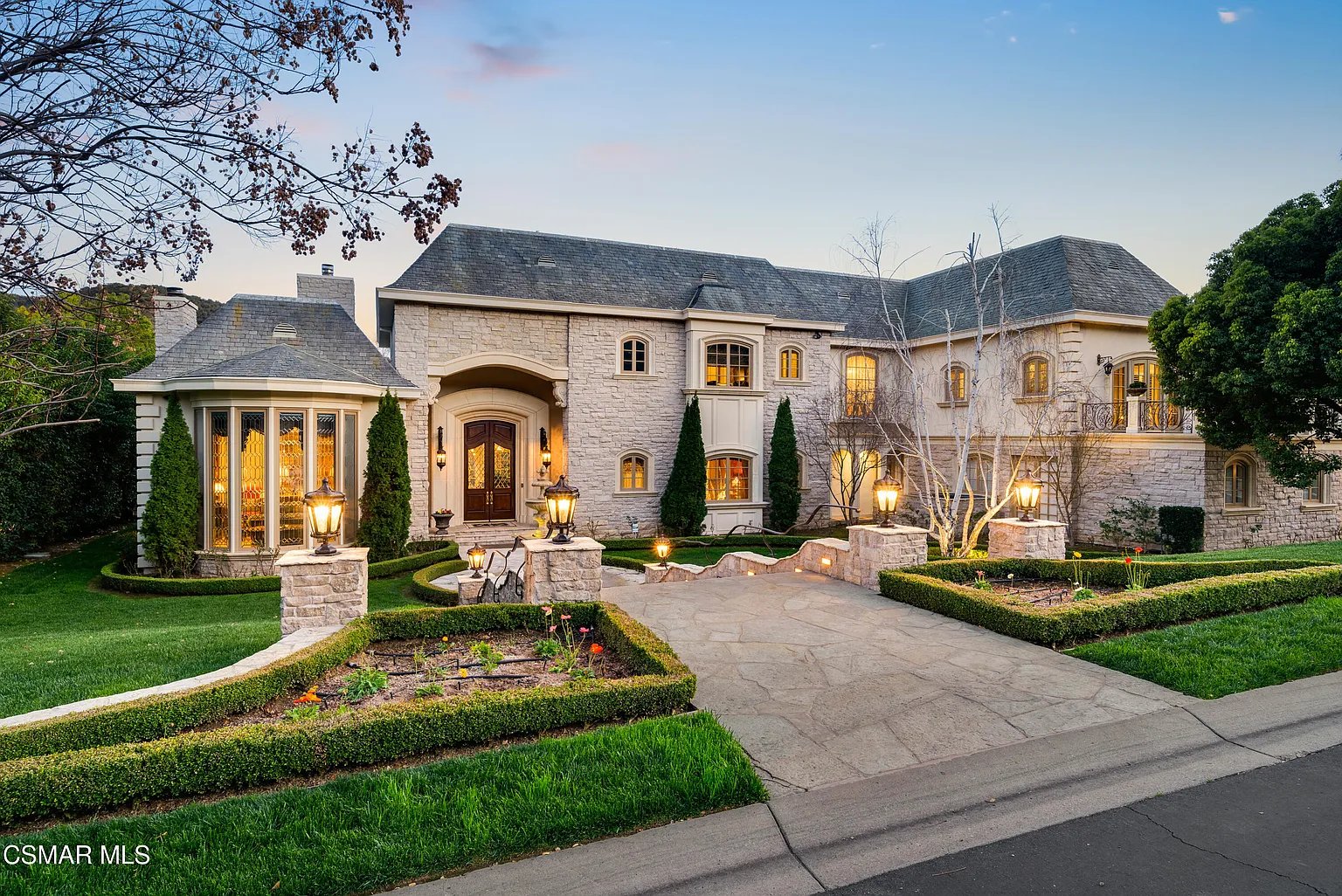240 W Stafford Rd