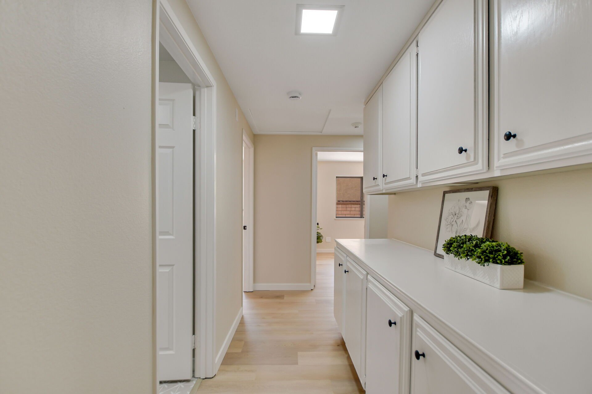 5697 Los Robles