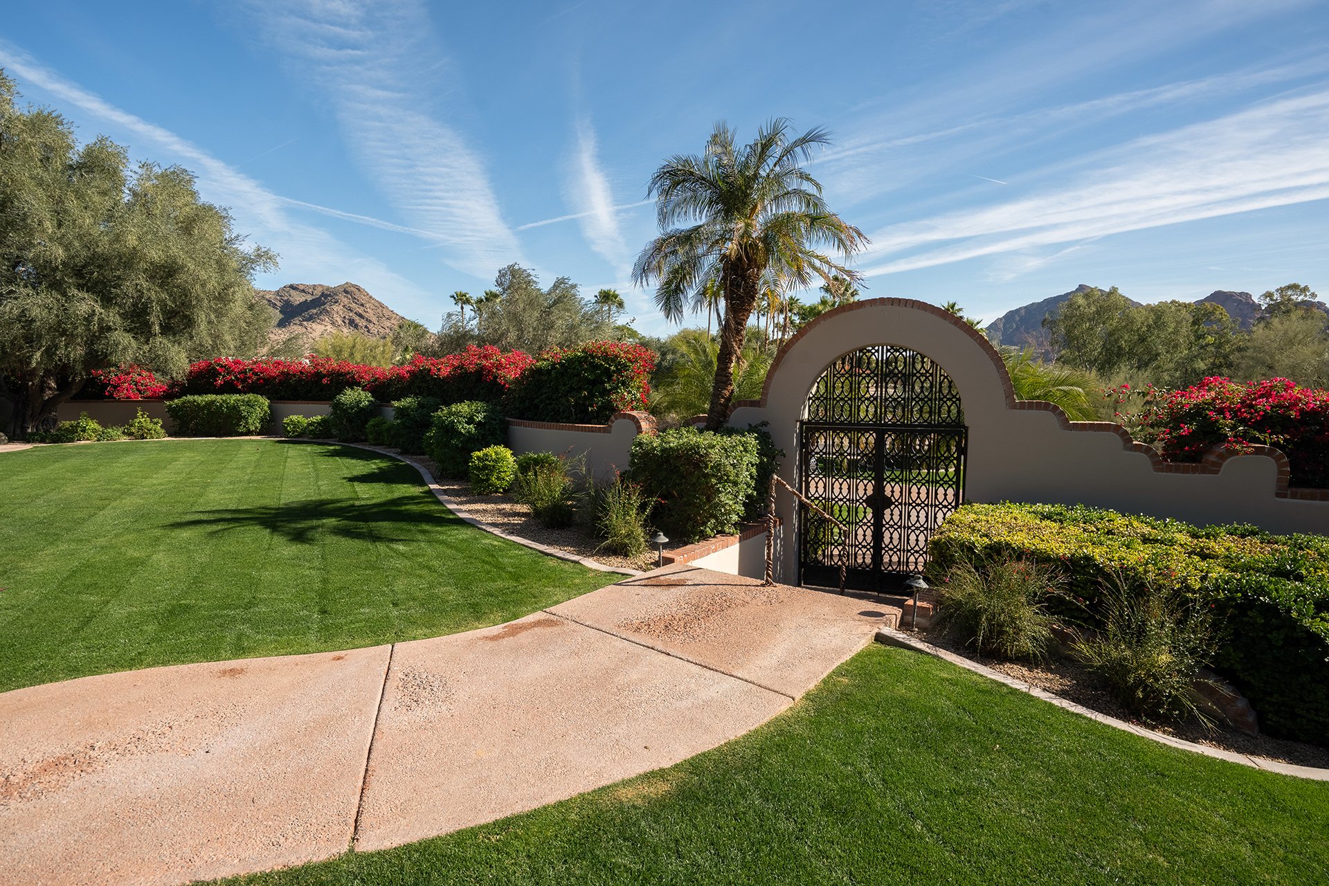 7224 N LAKESIDE Lane