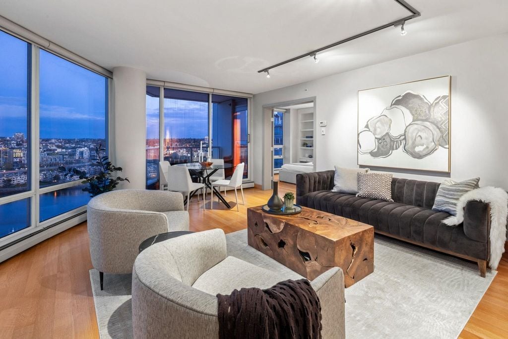 1201 Marinaside Cres, #2505