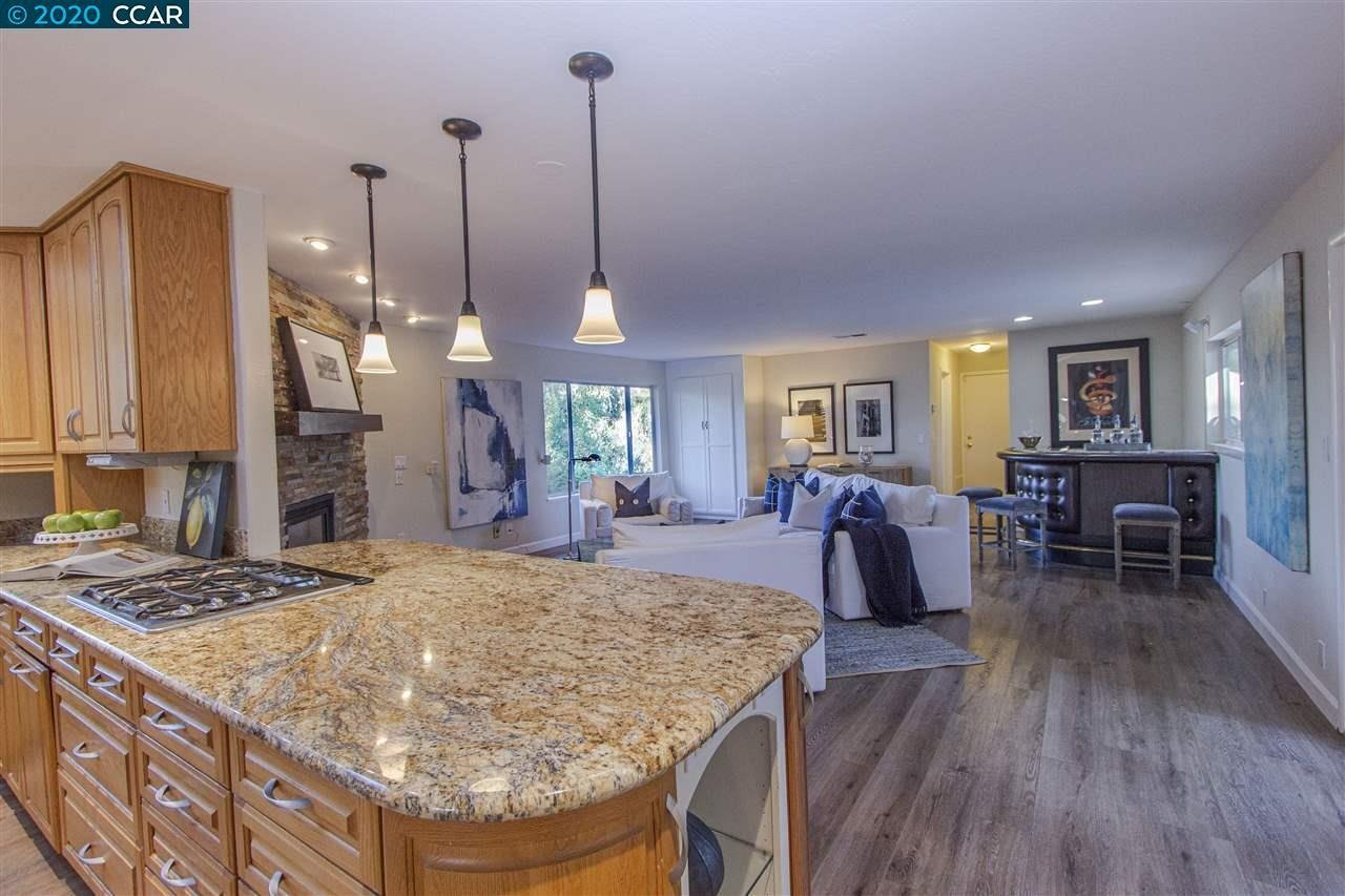 3258 Judith Ln