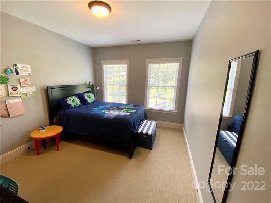 709 Woodcliff Ct