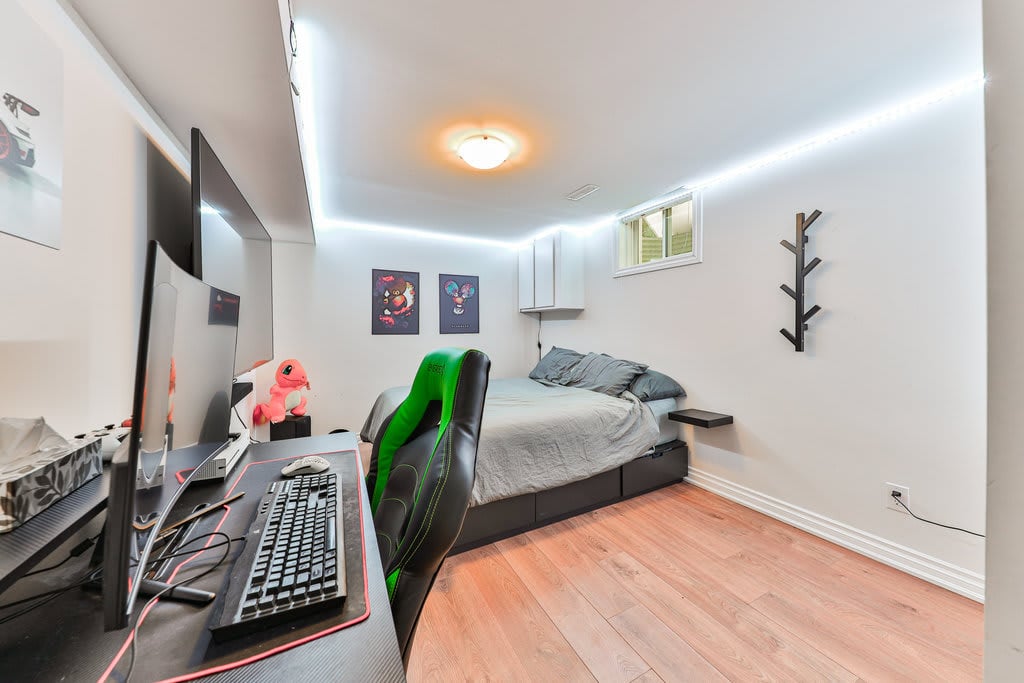 423 Lana Terrace