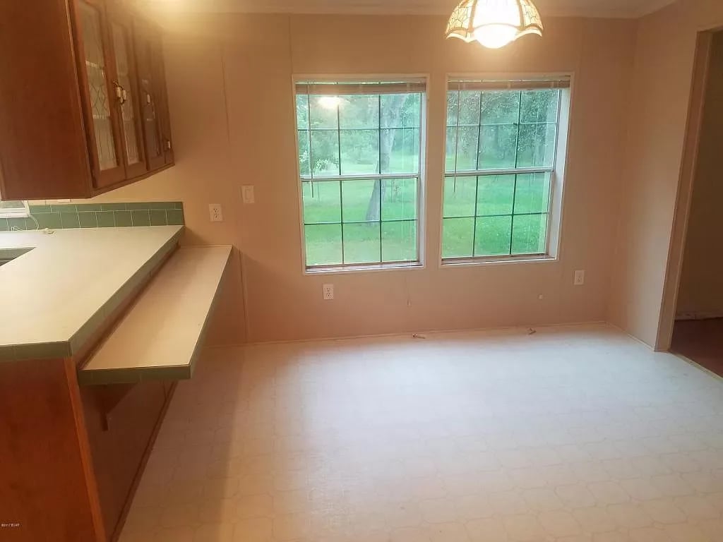 10711 VICKERY