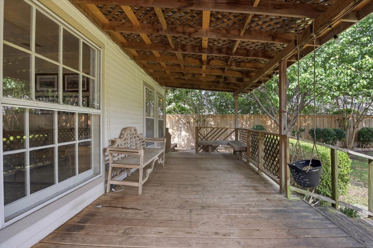 3724 Hilltop Road