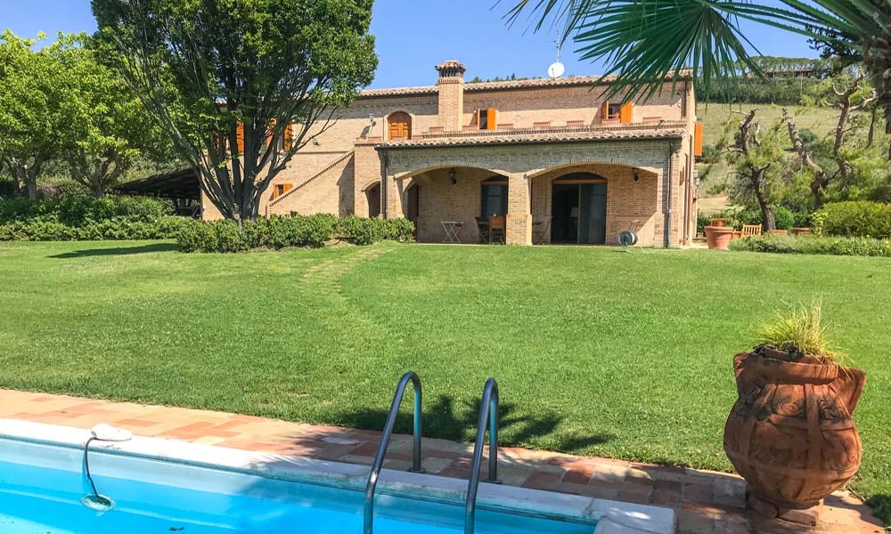 Authentic Villa with Panoramic Terrace and Pool 