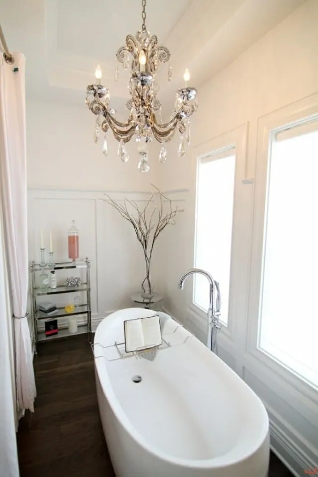 Chandelier Love