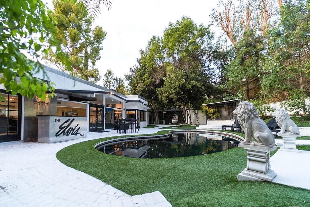 Evercrest Pavilion, Mulholland Dr, 90046