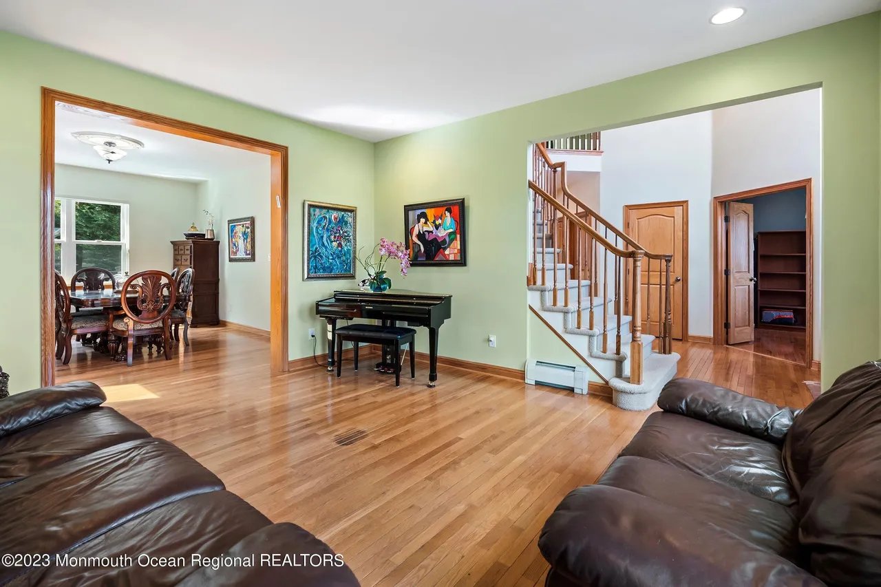 328 Autumn Hill Dr