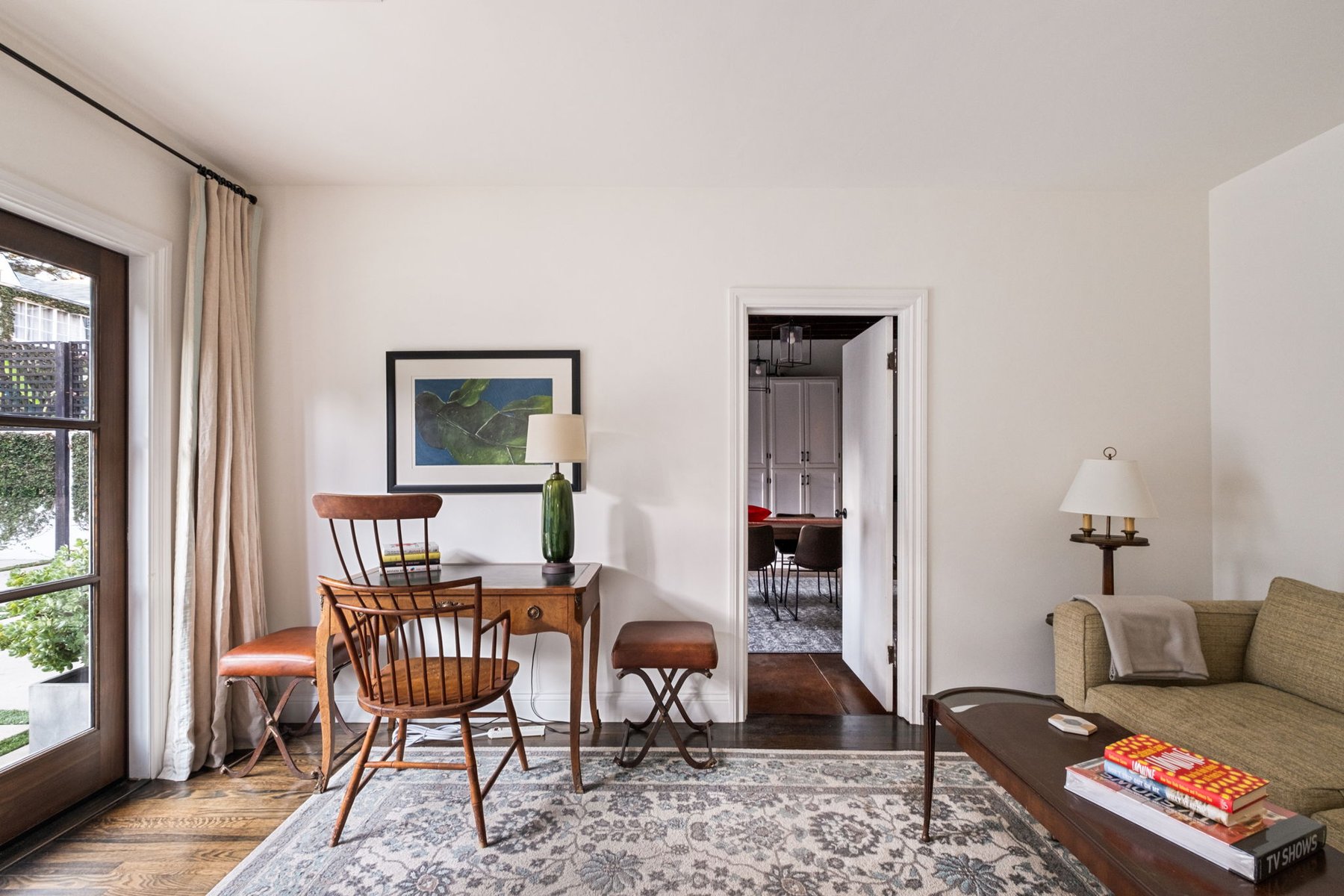 564 S Van Ness Ave, Windsor Square