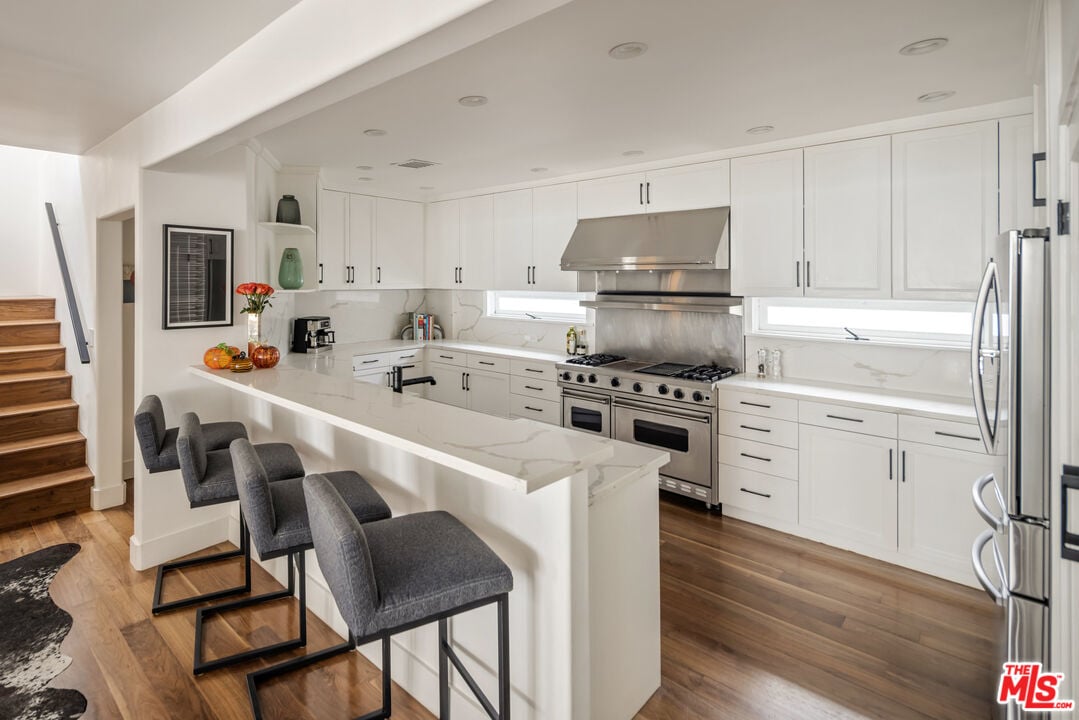 Wonderland Park Ave, 90046