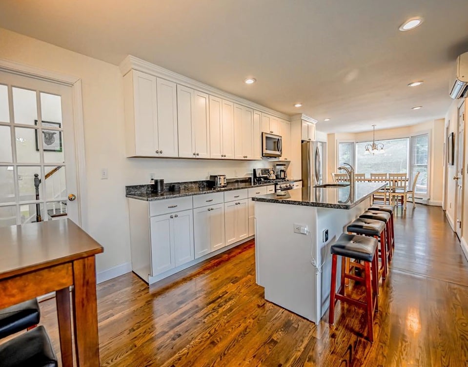 47 Schoolhouse Rd