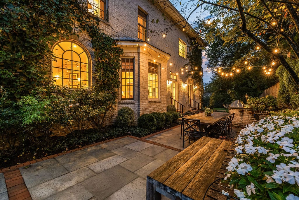 Stunning Hayfields Manor Home