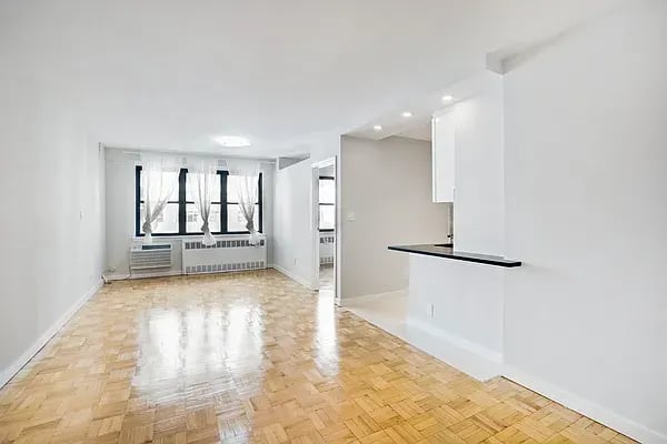 301 East 63rd Street Unit: 10H