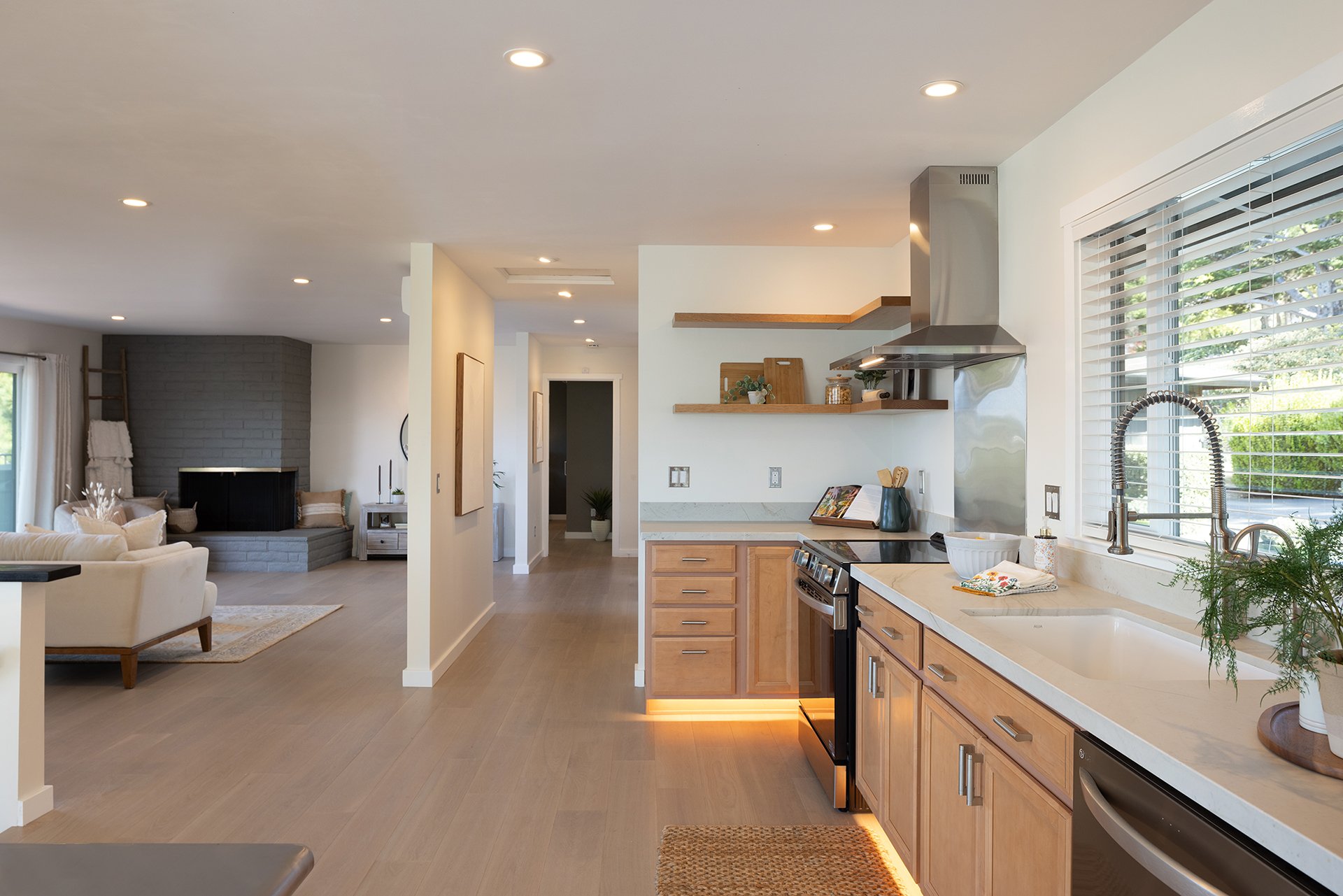 Private Hilltop Retreat - 25450 Via Cicindela