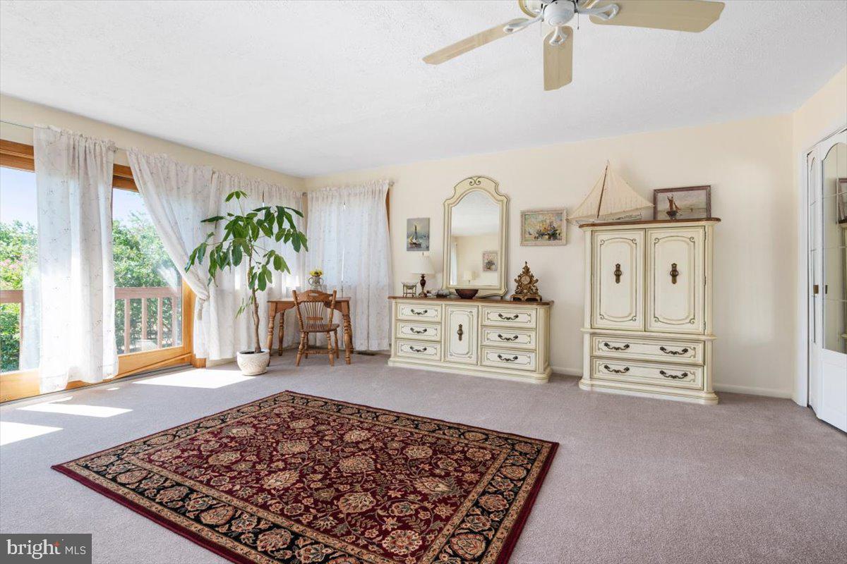 88 E Lake Dr