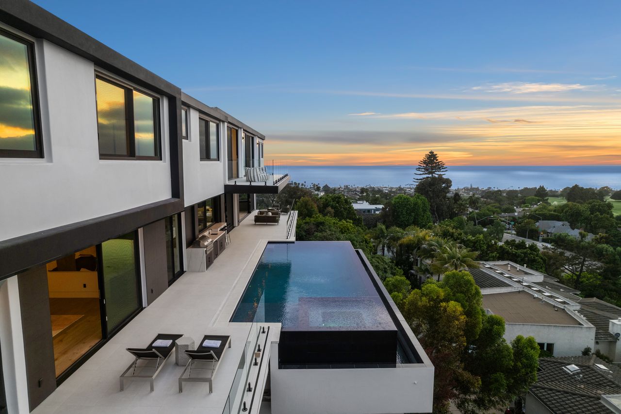 6627 Muirlands Dr, La Jolla, CA 92037