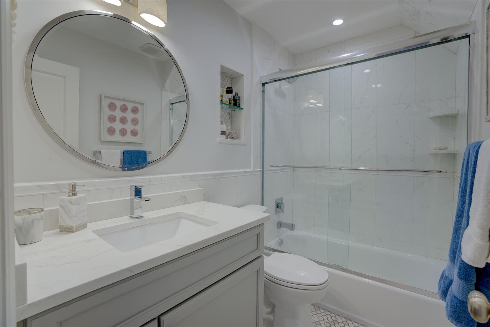 111 Shore Court Ct # 305