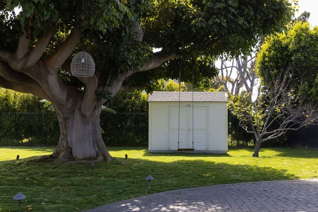 Echelon Pavilion, Grayfox St, 90265