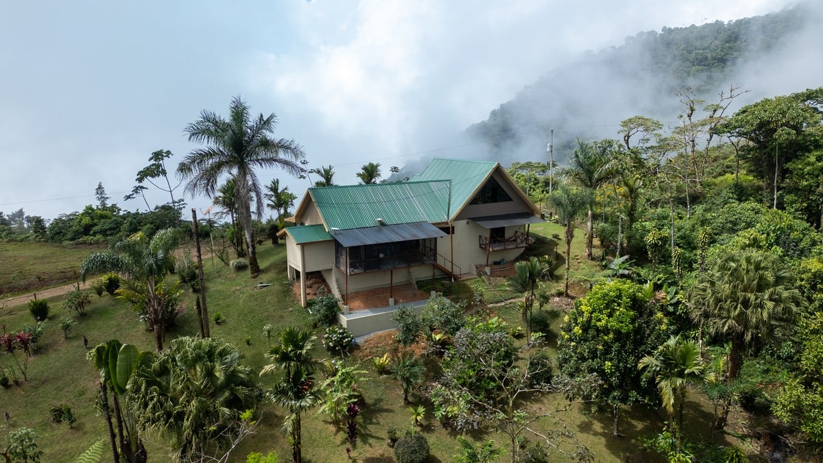 1.8 ACRES – 4 Bedroom Panoramic Ocean & Mountain View Paradise Home Tucked Away in Complete Privacy With Tropical Gardens & Fruit Trees!!!