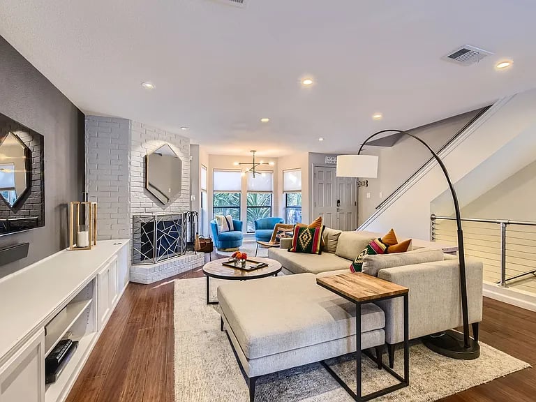 1200 Castle Hill St APT C