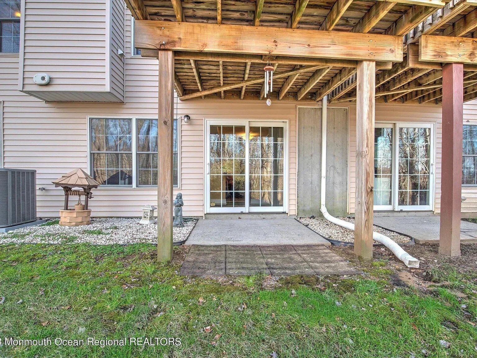 52 Smock Court
