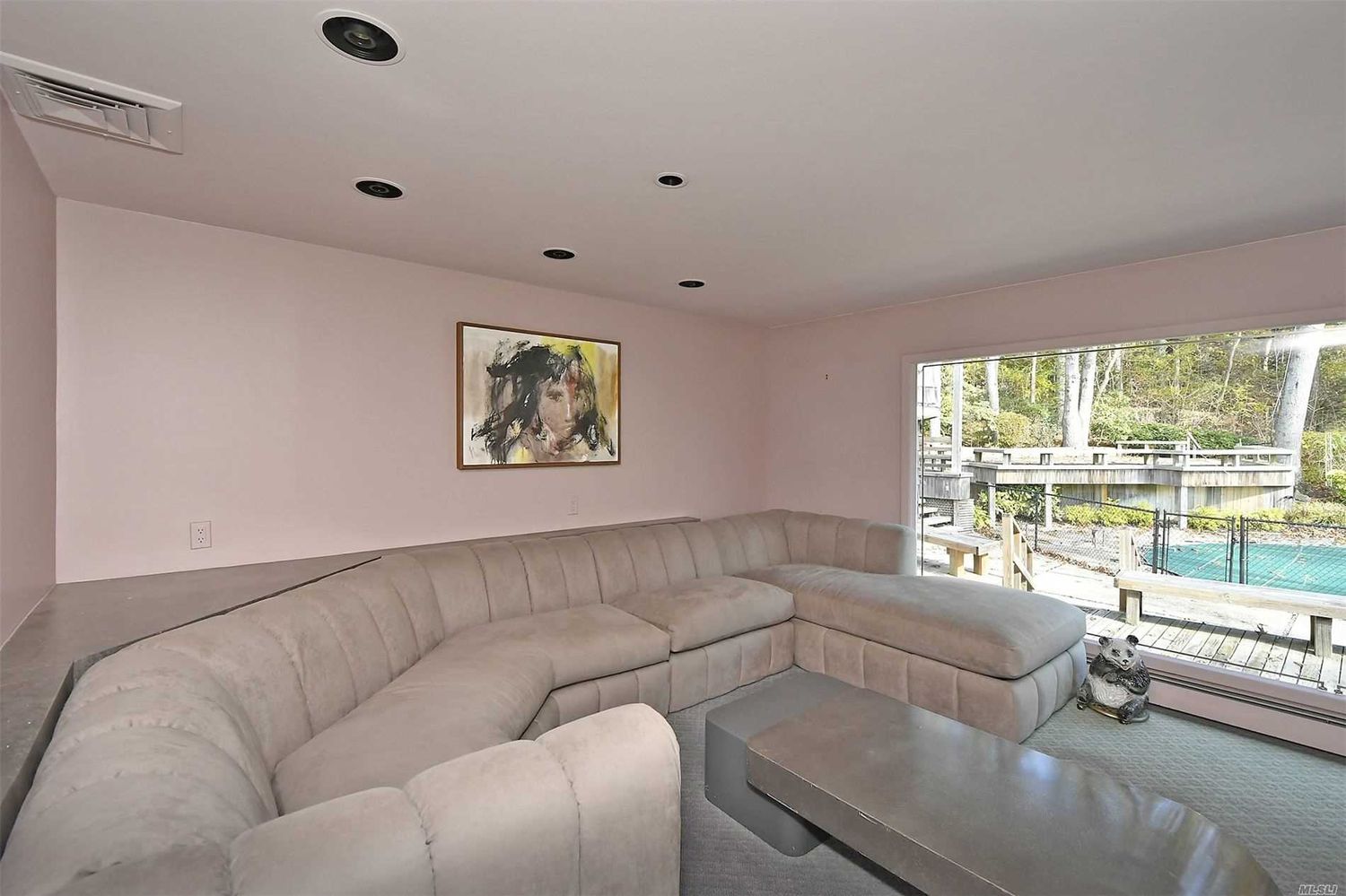 15 Tuxedo Dr
