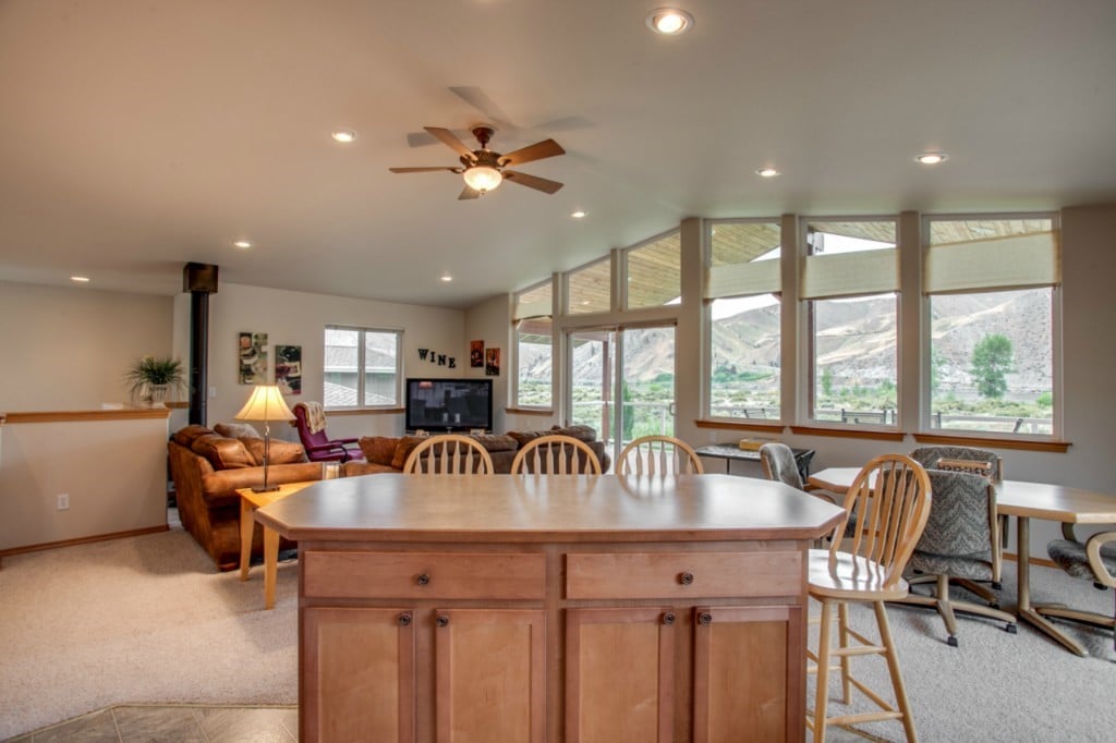 345 Lake Front Rd