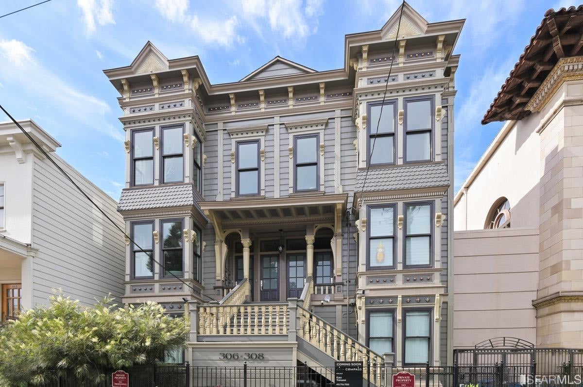 306 Bartlett St