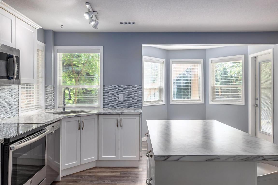 1139 Caledonia Wy