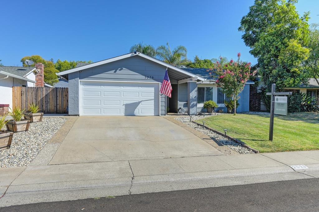 3026 Rosemont Dr