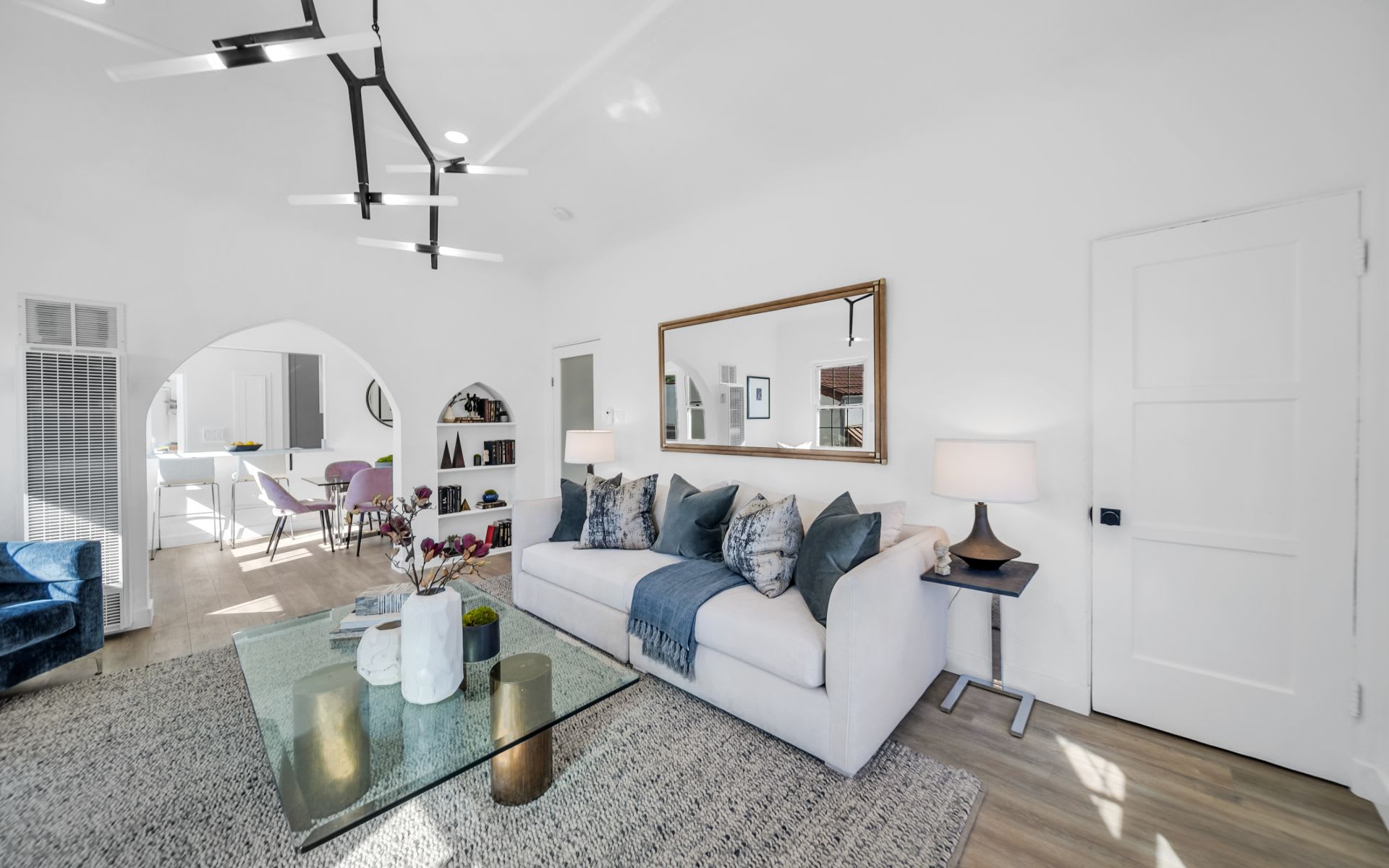 1325 Masselin Avenue Unit: 3