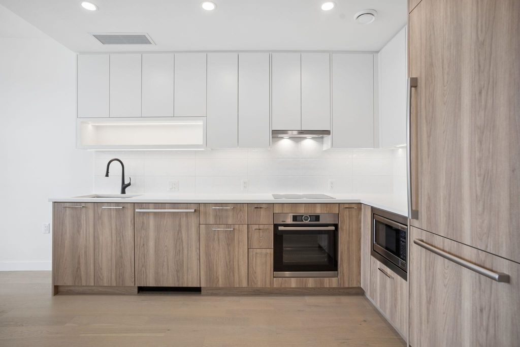 8398 Oak Street 202, Vancouver