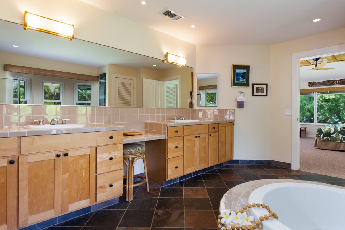PUAKO OCEANFRONT ESTATE- KOHALA COAST BIG ISLAND - 2 RESIDENCES - RESORT ZONED 