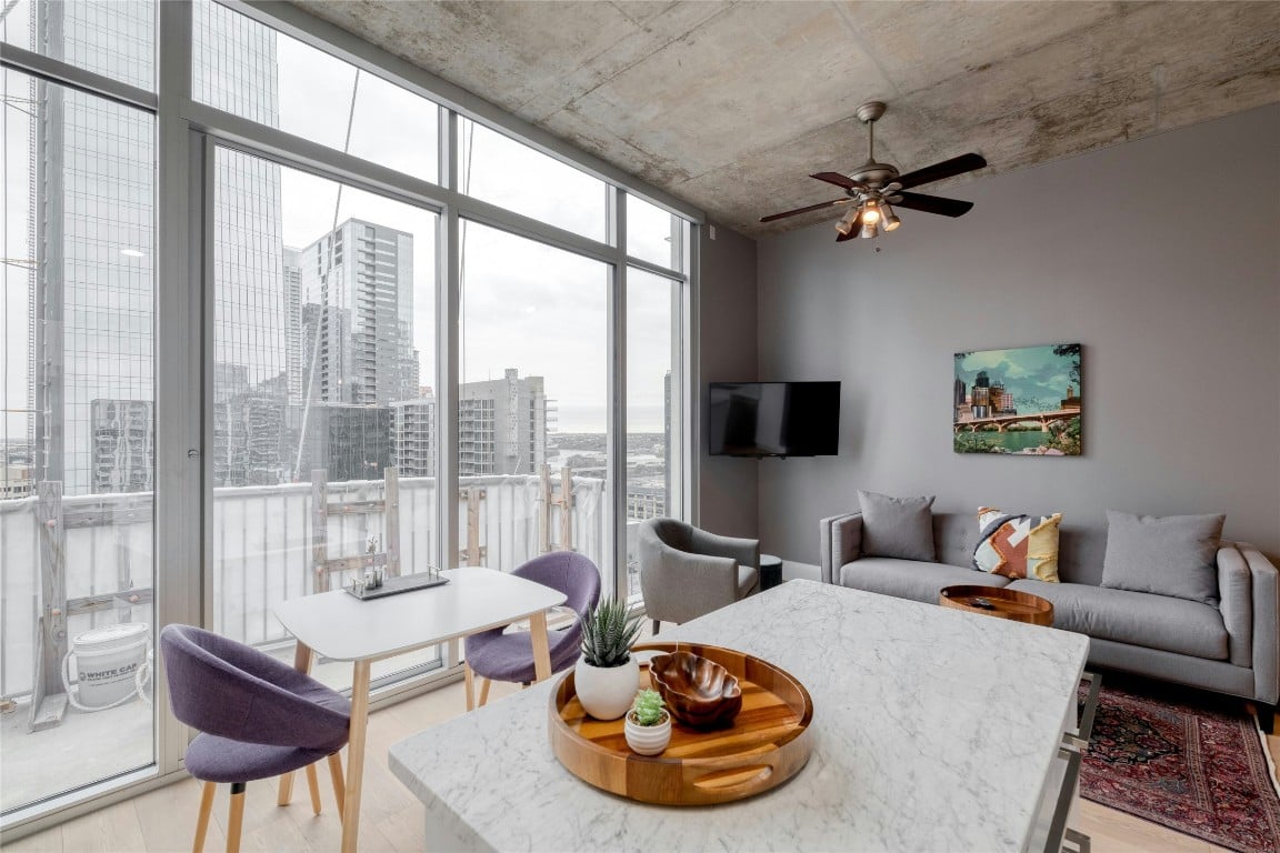 360 Nueces St, #1615