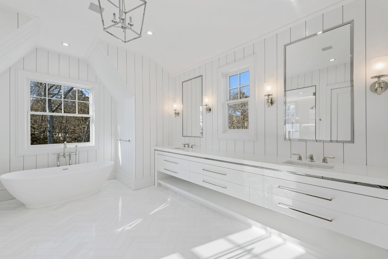 428 Edge of Woods Rd