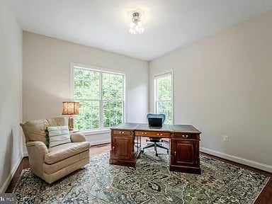 106 Calvary Ct SE
