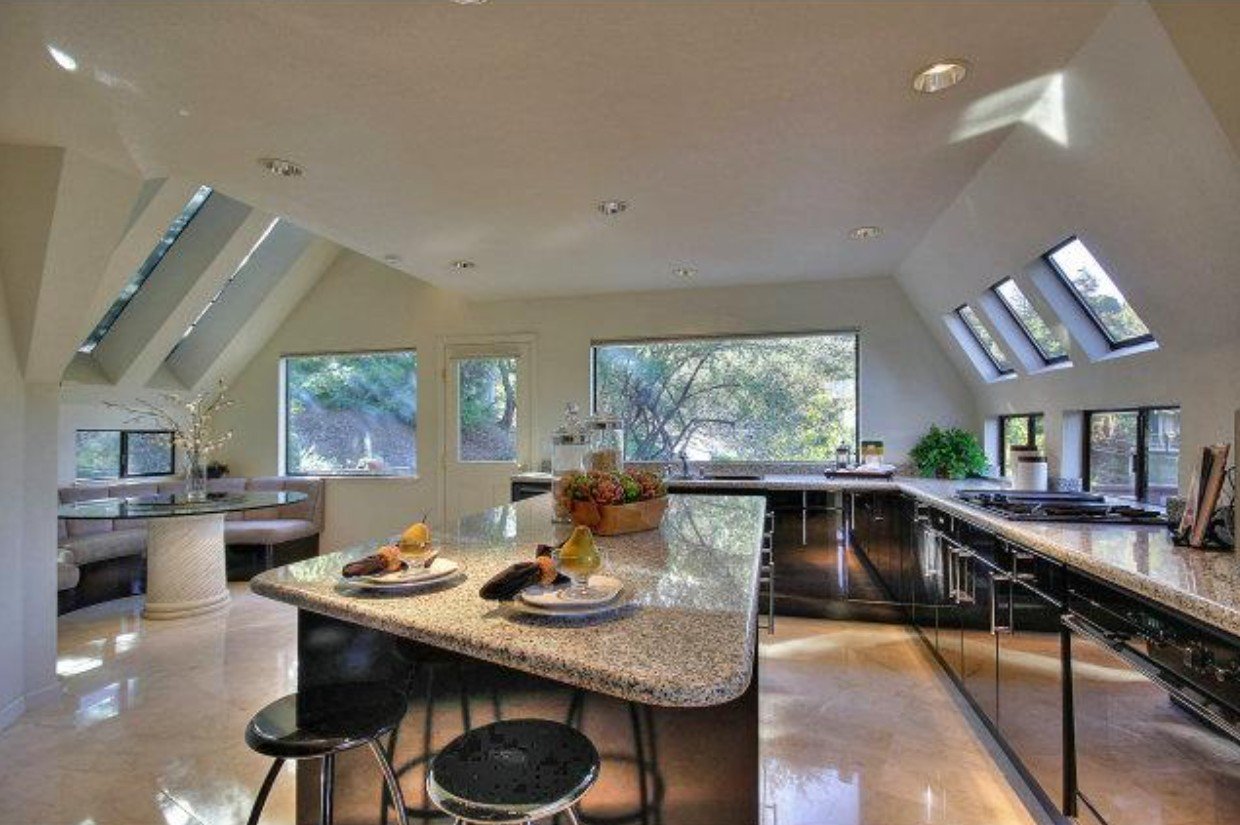21427 Saratoga Hills Rd