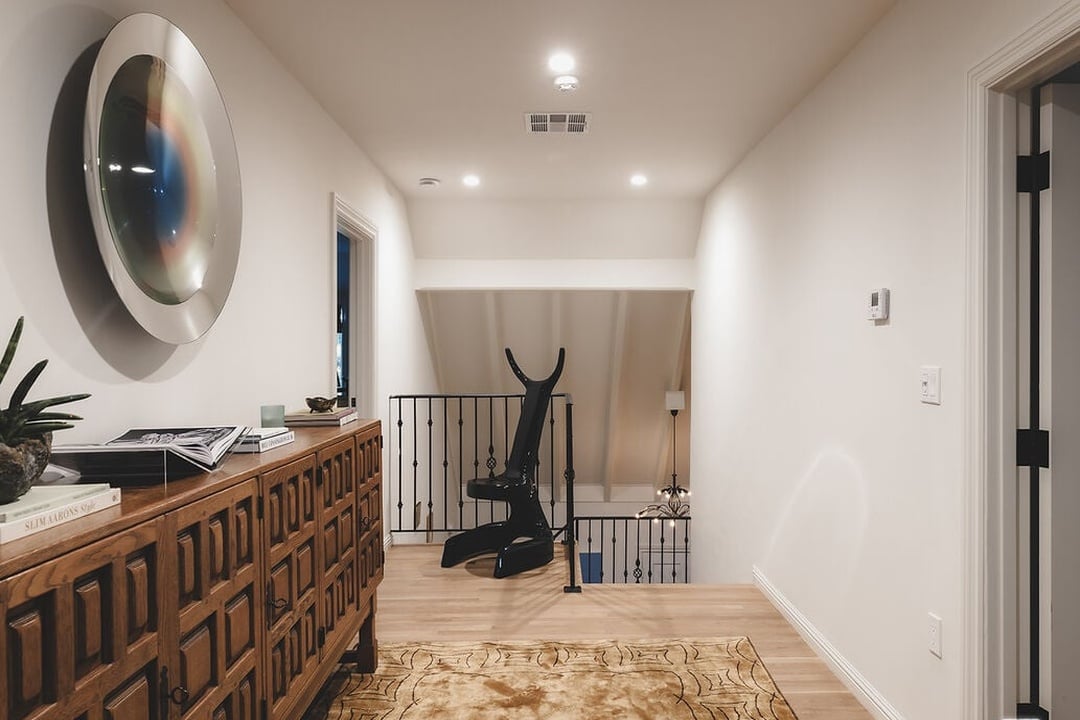 Nova Pavilion, El Cerrito Pl, 90068