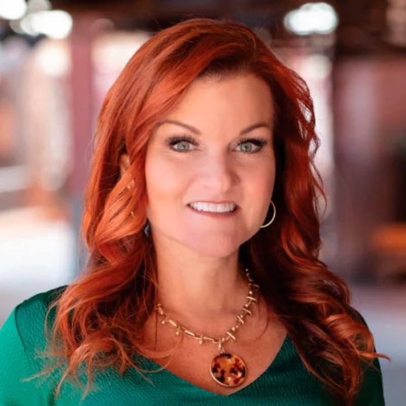 Kimberly Stelmok North Carolina Real Estate Agent Headshot