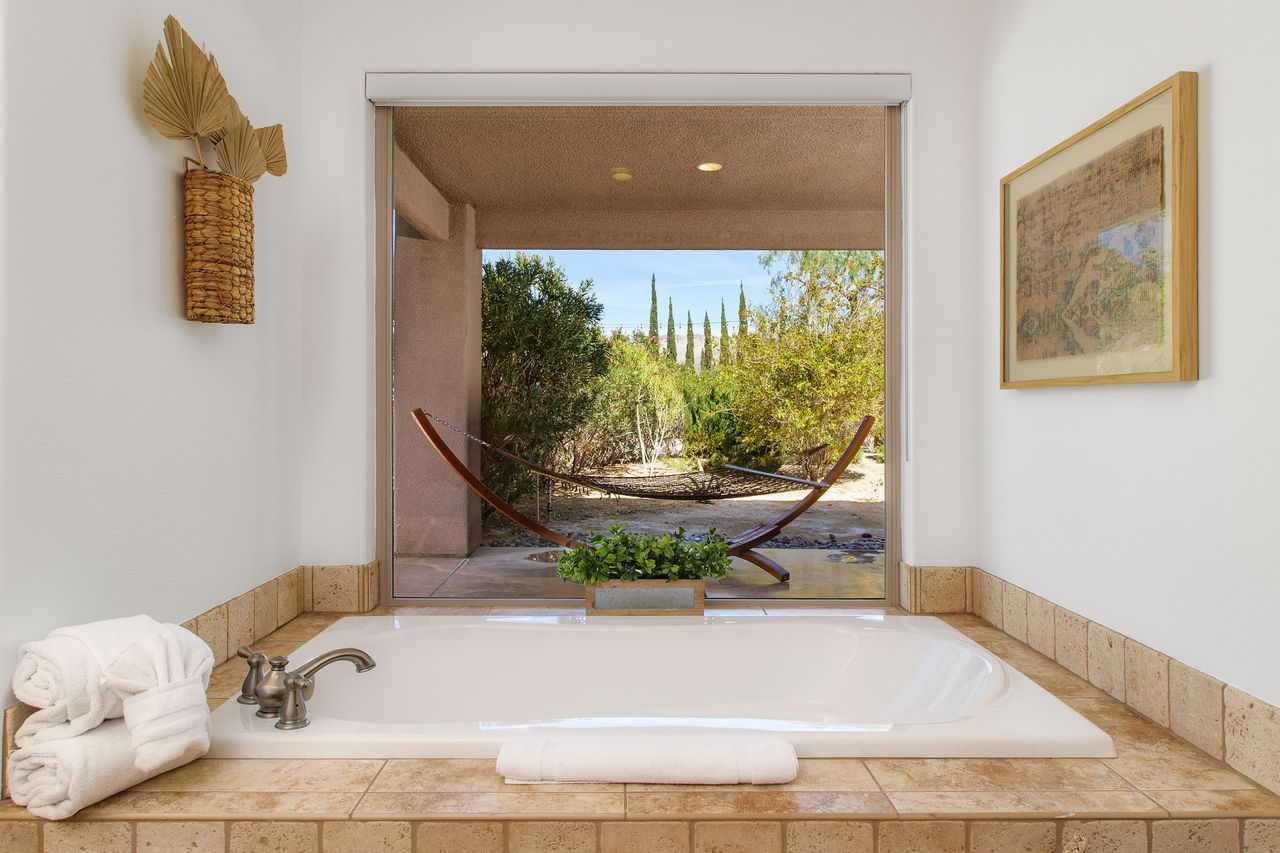 Desert Mountain View Escape