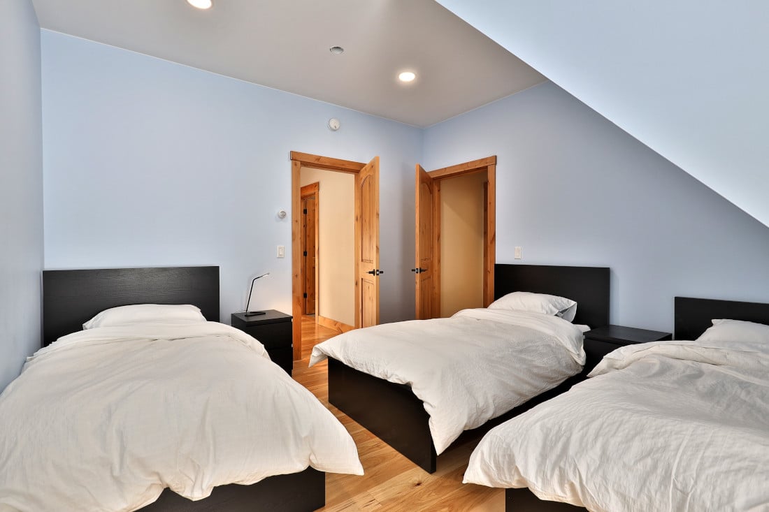 113 No. Village Rd - Right Side