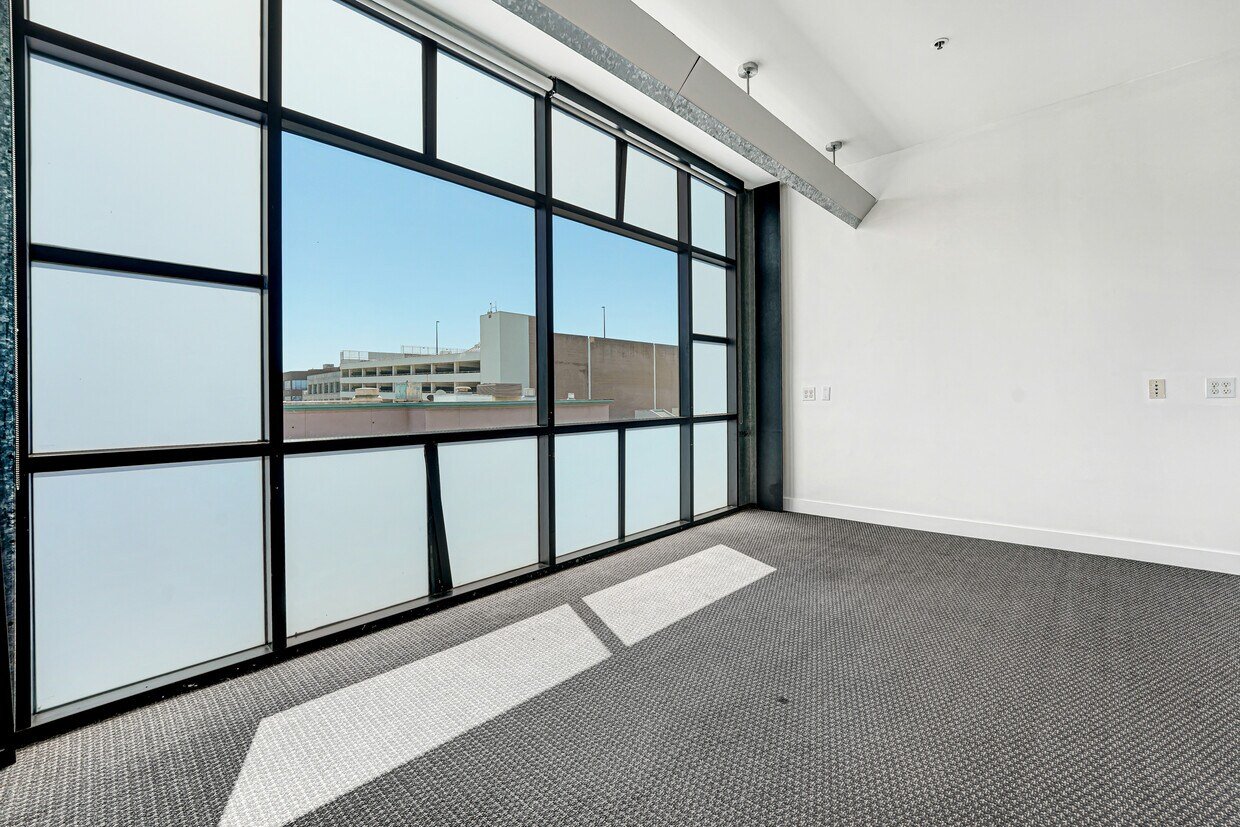 219-231 Arizona Ave