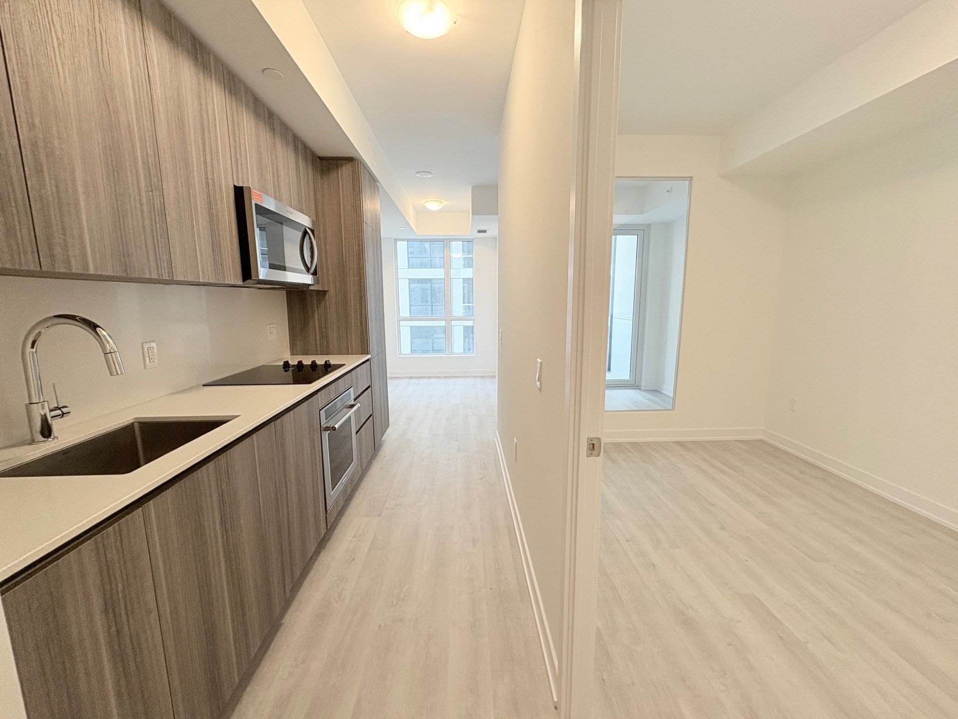 15 Richardson Street Unit: 607