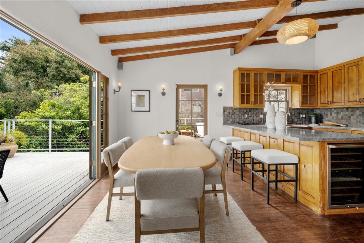 Lake Hollywood 4 + 2 Spanish Home with Views 