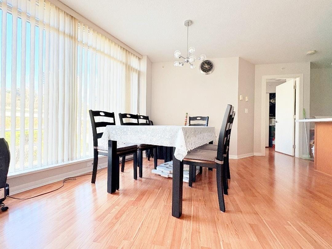 502-2133 Douglas Road