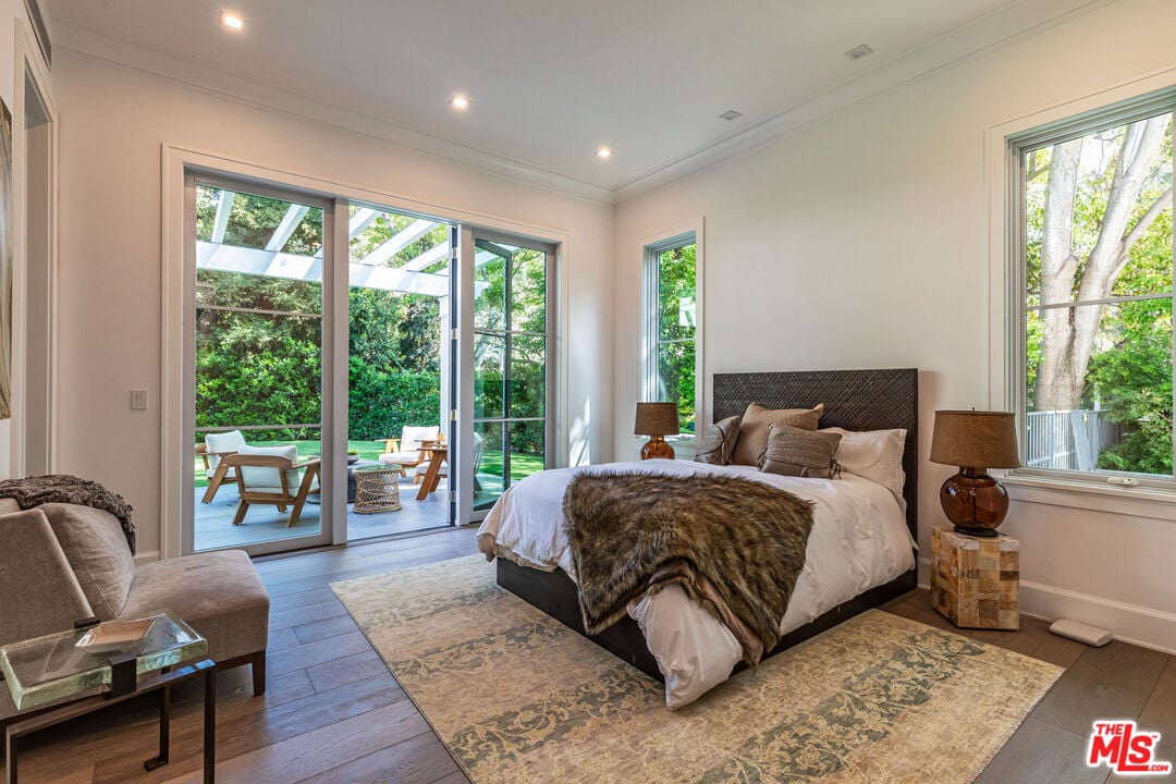 Monarch Reserve, N Norman Pl, 90049