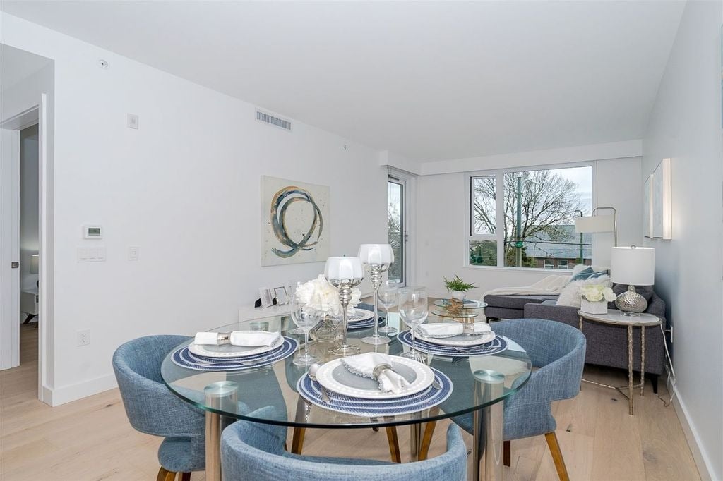 5693 Elizabeth St, #203