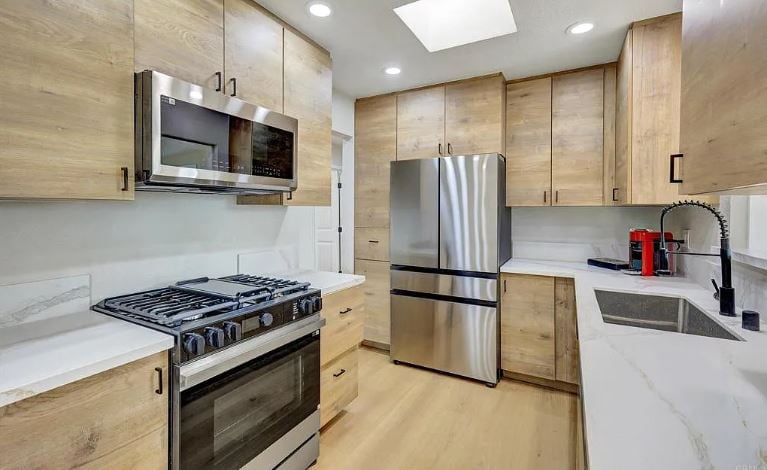 4107 Cole Way san diego, CA 92117